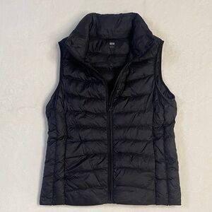 Uniqlo Women's Black Puffer Vest